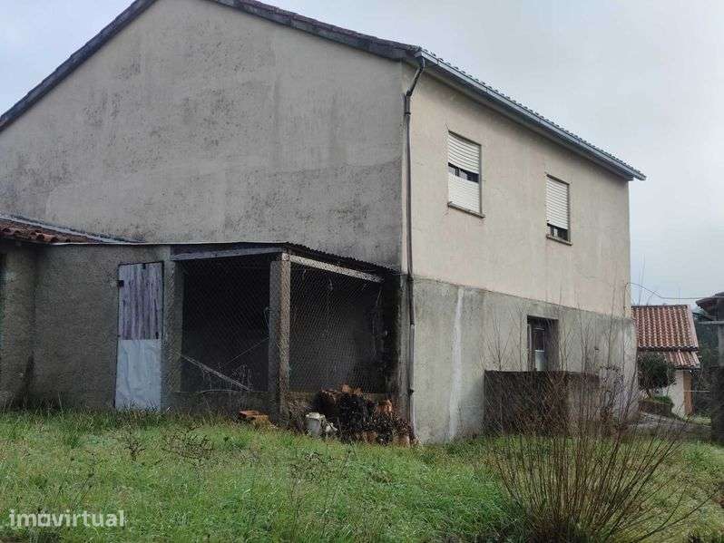 Moradia Isolada para Recuperar com Terreno - Grande imagem: 2/12