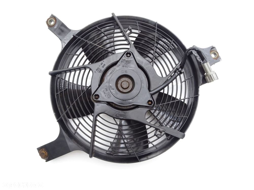 Wentylator chłodnicy klimatyzacji osłona nissan patrol gr y61 - 1