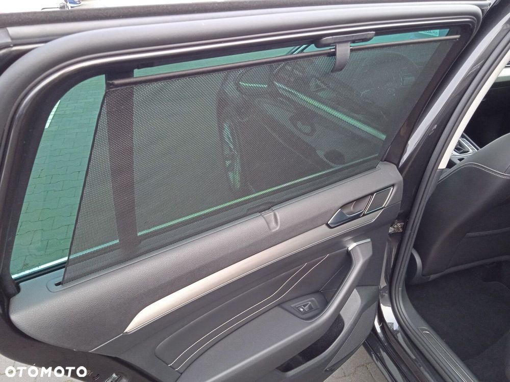Volkswagen Passat - 17