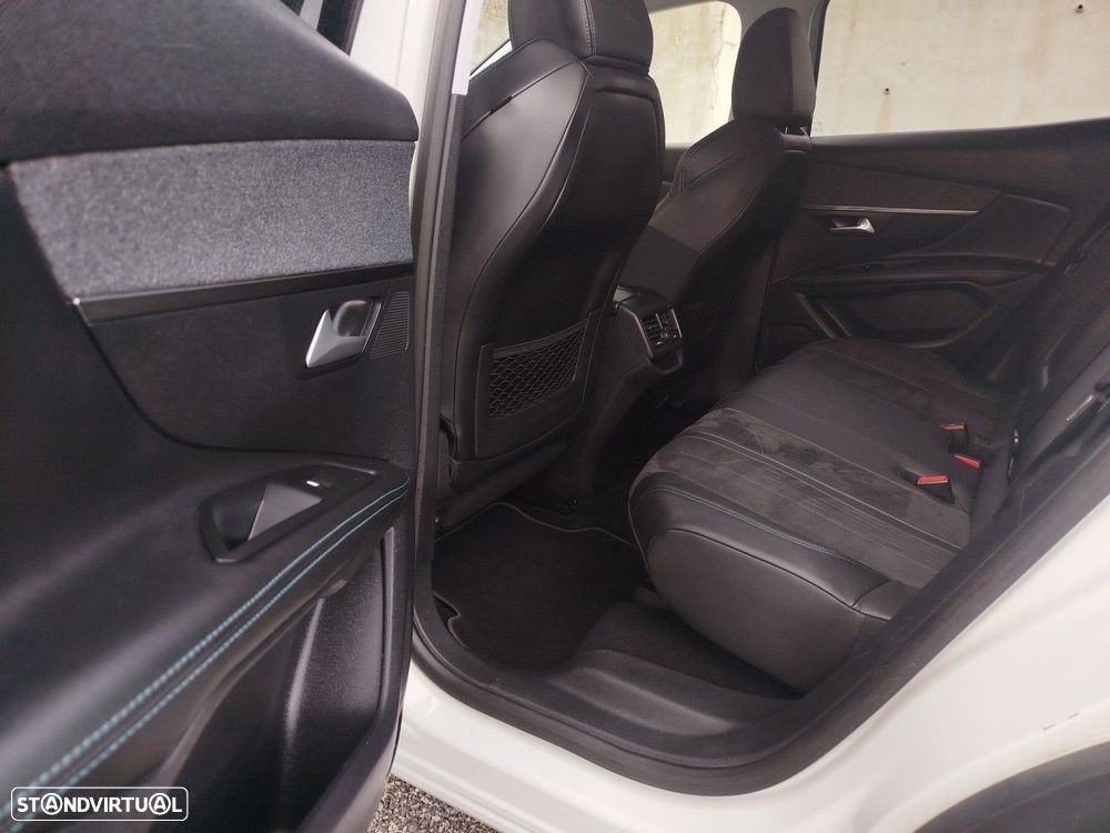 Peugeot 3008 1.2 PureTech Allure EAT6 - 18