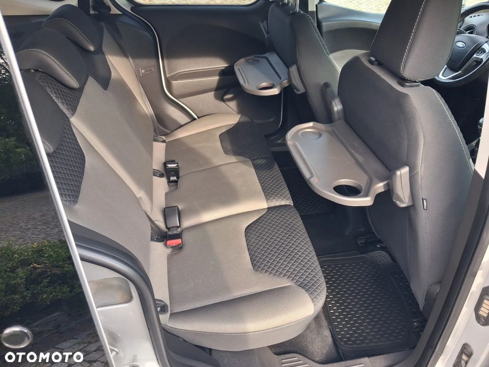 Ford Tourneo Courier - 18