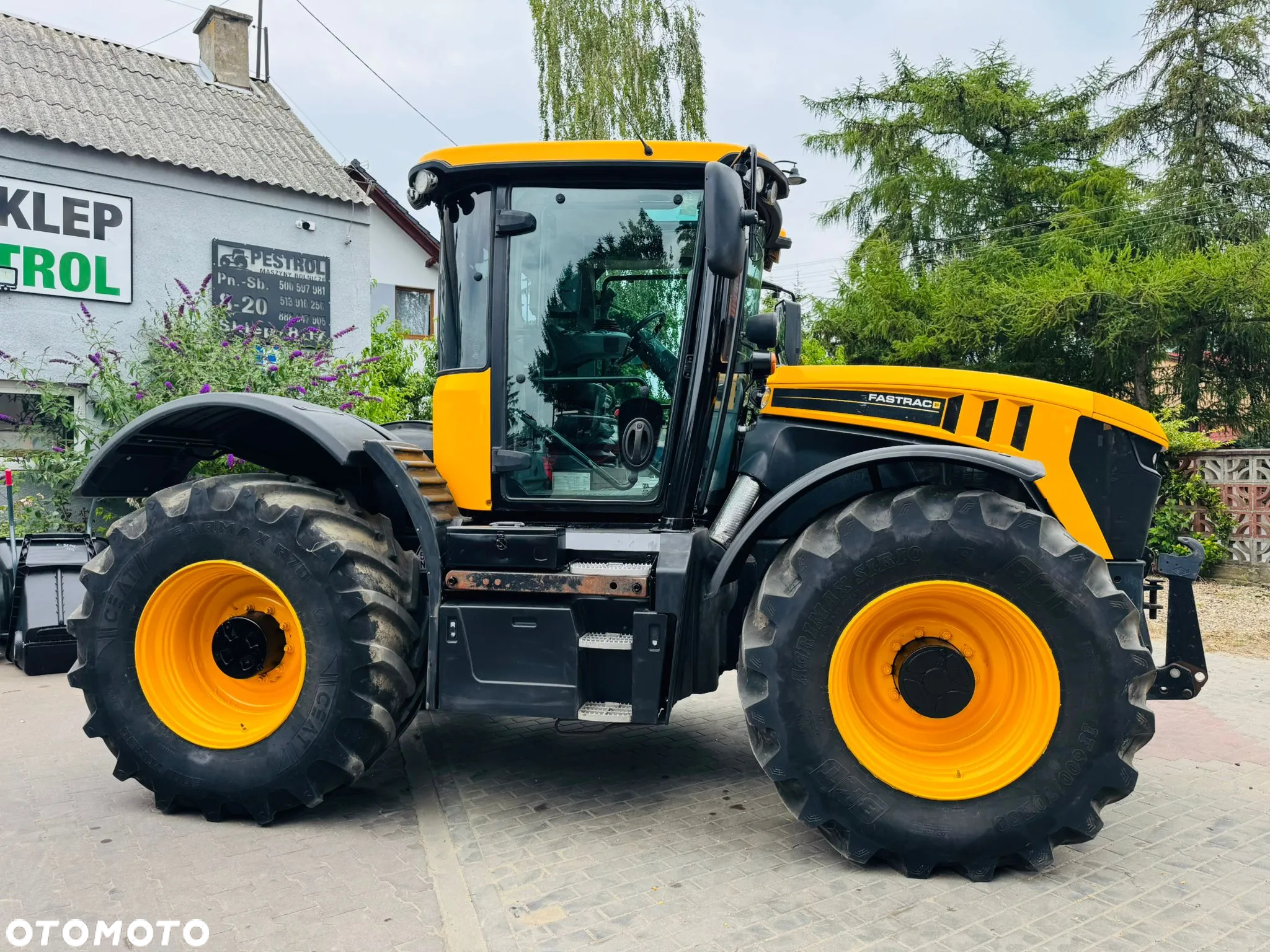 JCB 4220 - 8