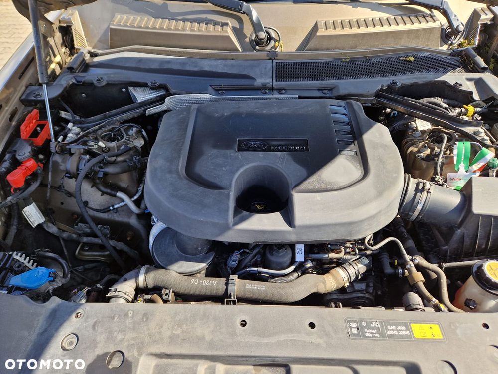 Land Rover Defender - 16