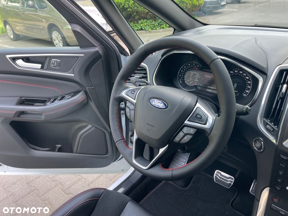 Ford S-Max - 31