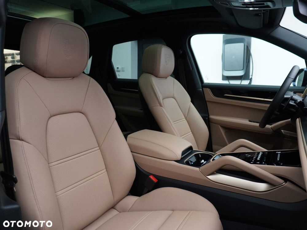 Porsche Cayenne E-Hybrid PHEV Black Edition - 33