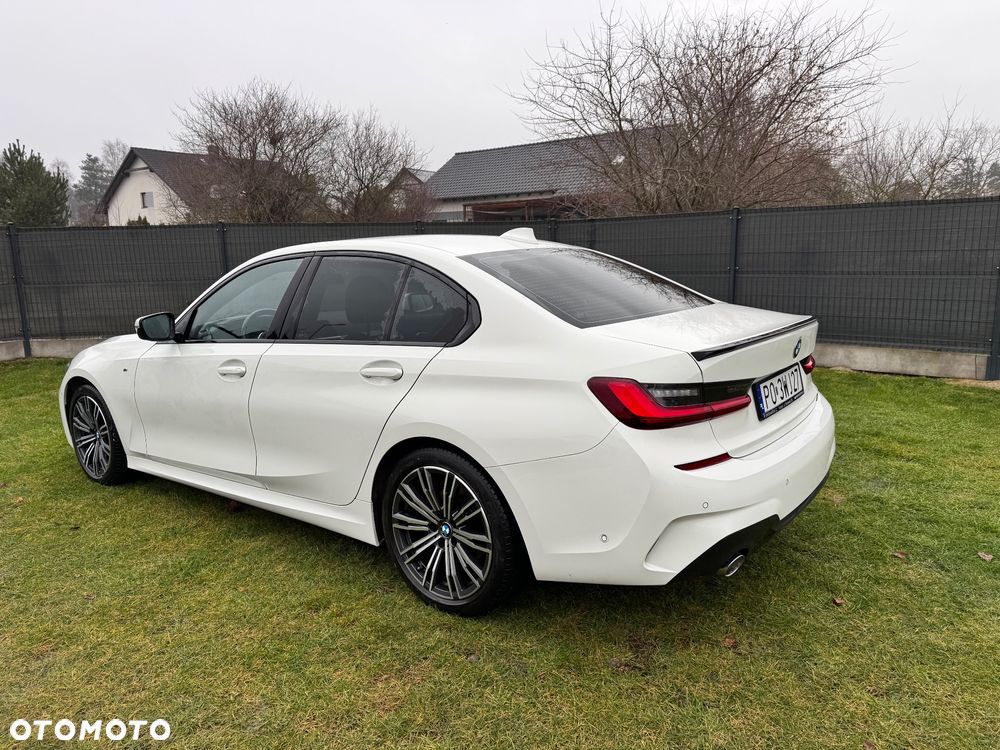 BMW Seria 3 318d M Sport Shadow - 4