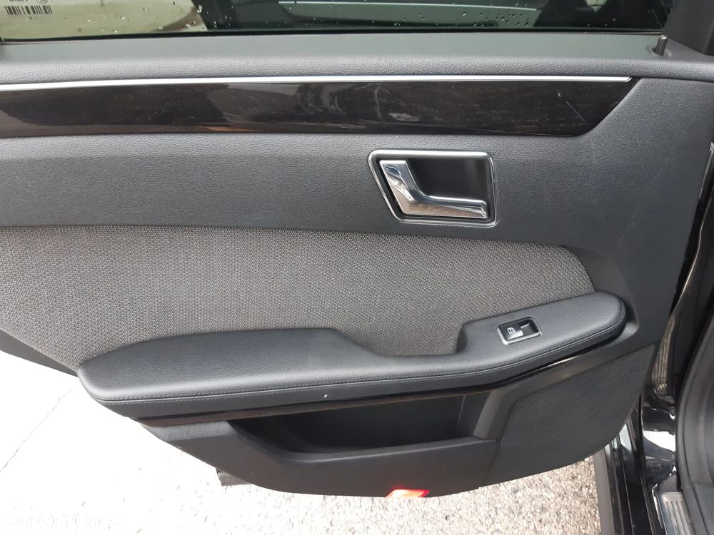 Mercedes-Benz Klasa E - 26