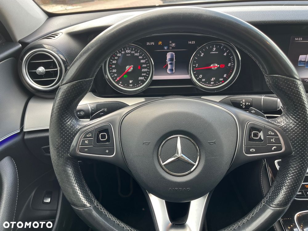Mercedes-Benz Klasa E 200 d 9G-TRONIC - 24