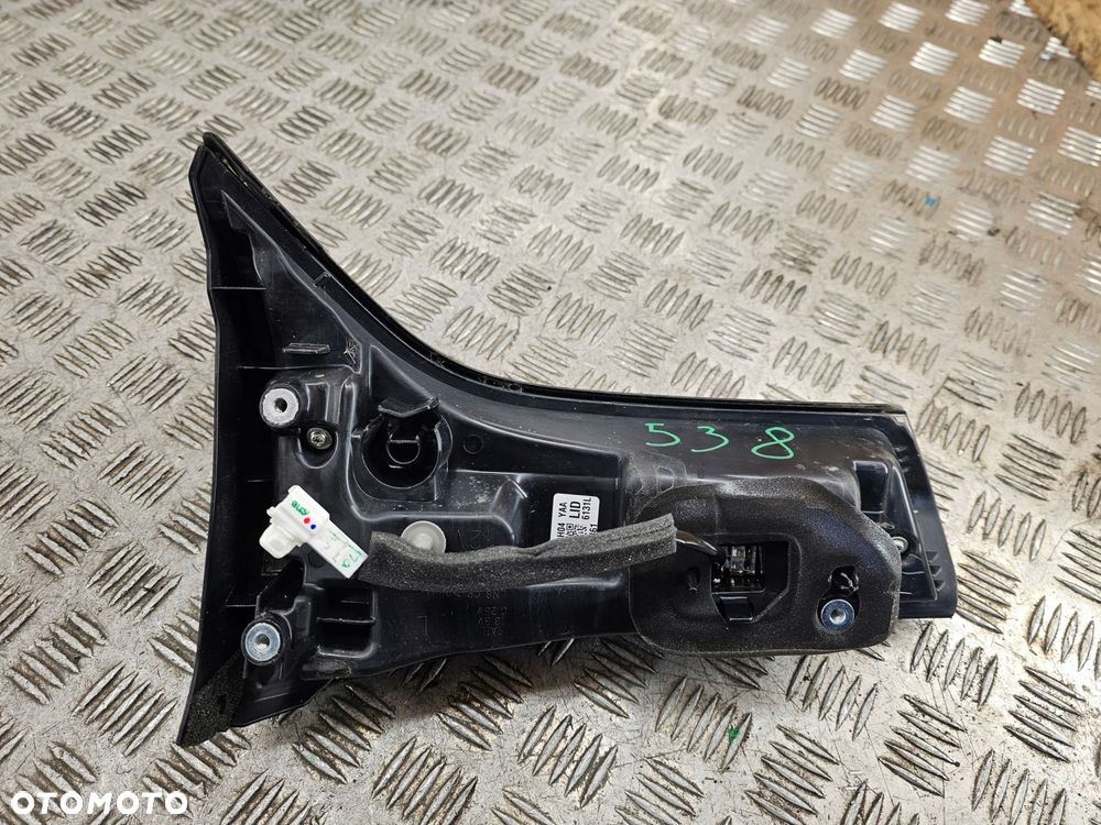 suzuki s-cross 2023- lampa lewy tył (w klapę) 6131l - 2