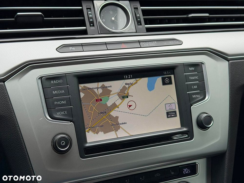 Volkswagen Passat Variant 2.0 TDI SCR DSG Highline - 36