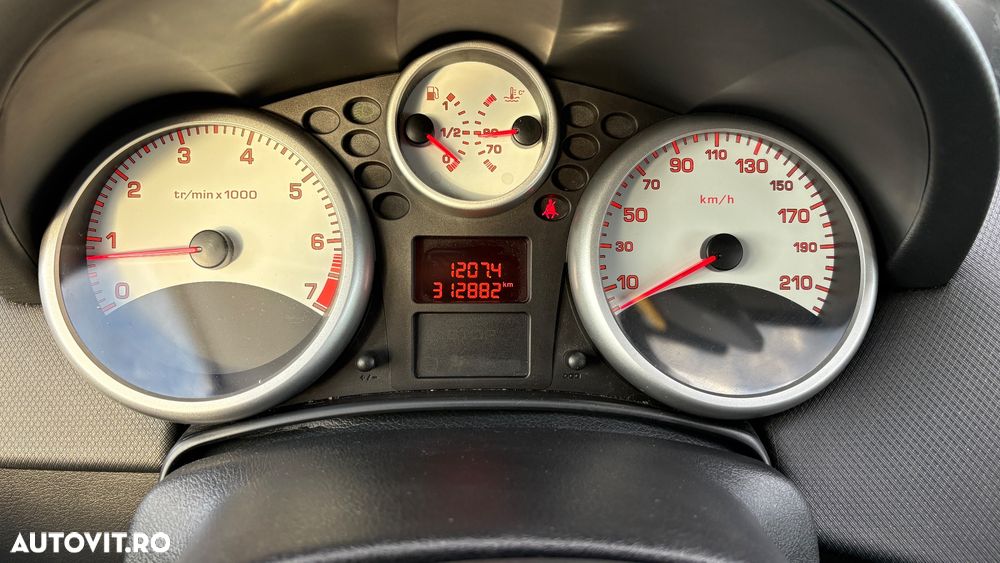 Peugeot 207 - 12