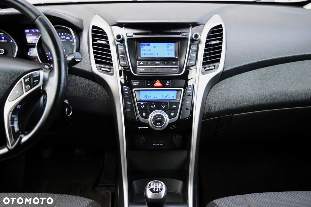 Hyundai i30 blue 1.6 CRDi YES Gold - 25
