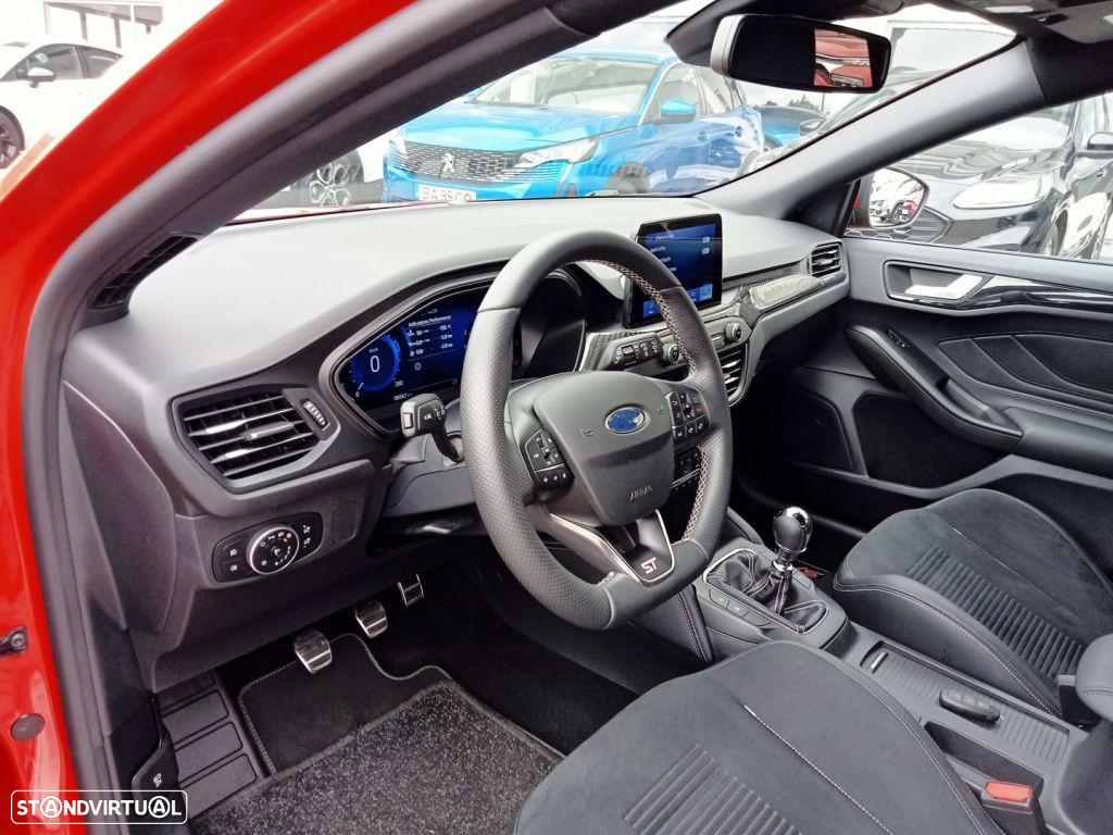 Ford Focus 2.3 EcoBoost ST X - 46