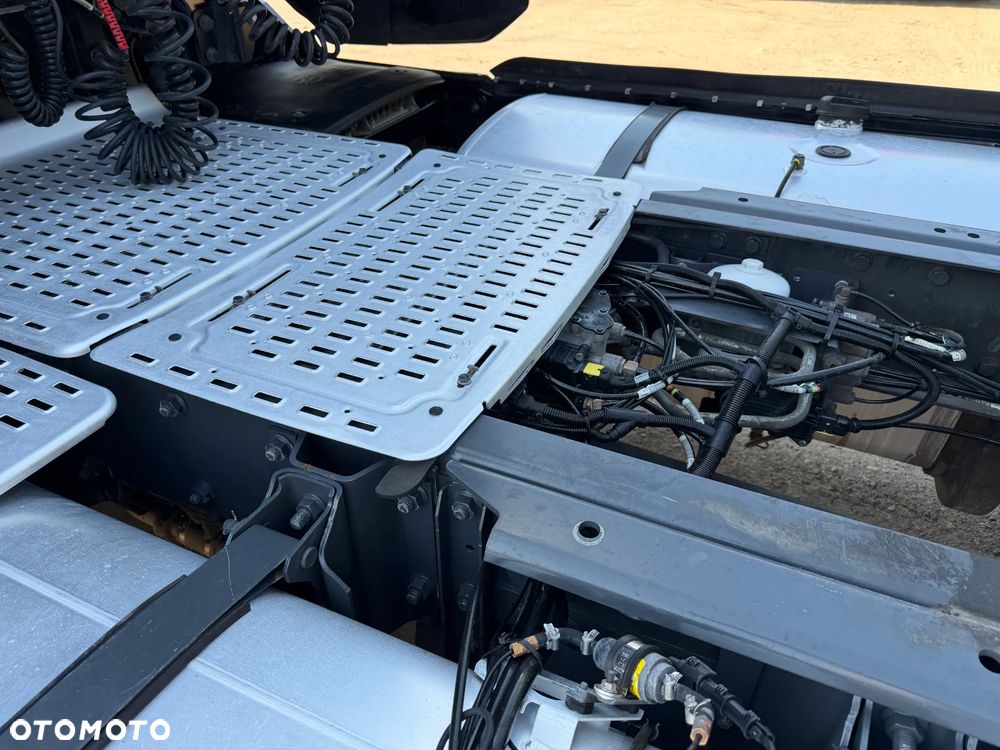 DAF XG+ 530 KM / RETARDER INTARDER / FULL KONTRAKT DAF / KLIMA POSTOJOWA / MAX ZBIORNIKI 1465 L / NAJWIĘKSZA KABINA XG PLUS / FULL SPOJLERY / DOSTĘPNE 3 SZTUKI !! - 12