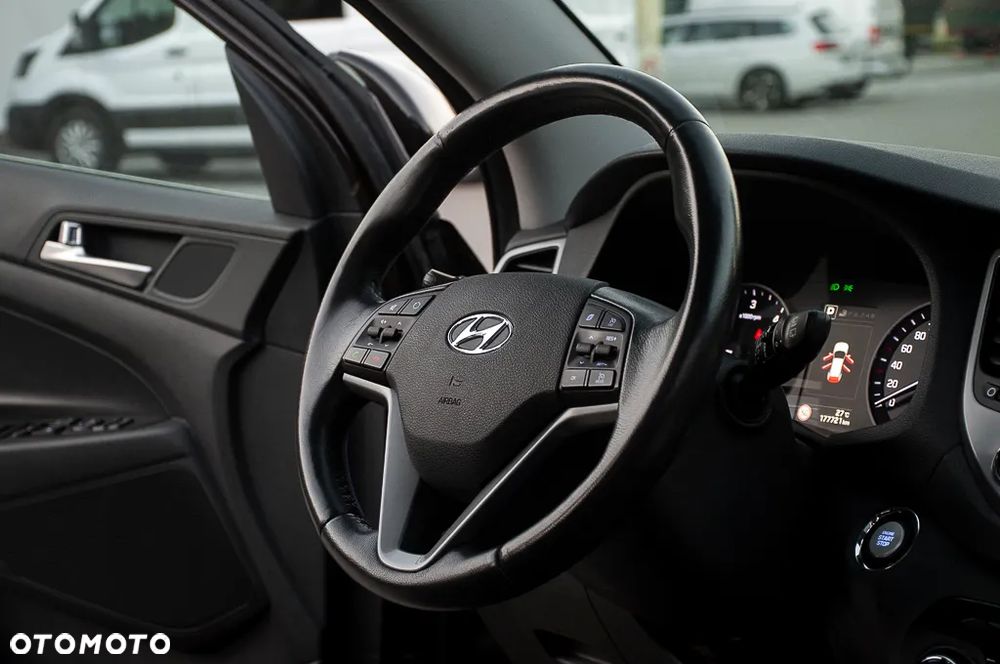 Hyundai Tucson 2.0 CRDI 4WD Automatik Premium - 33