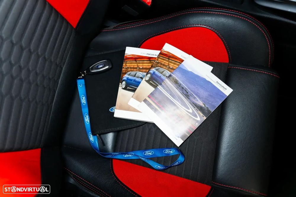 Ford Focus 2.0 EcoBoost ST c/ Pack Pele Desportiva - 49