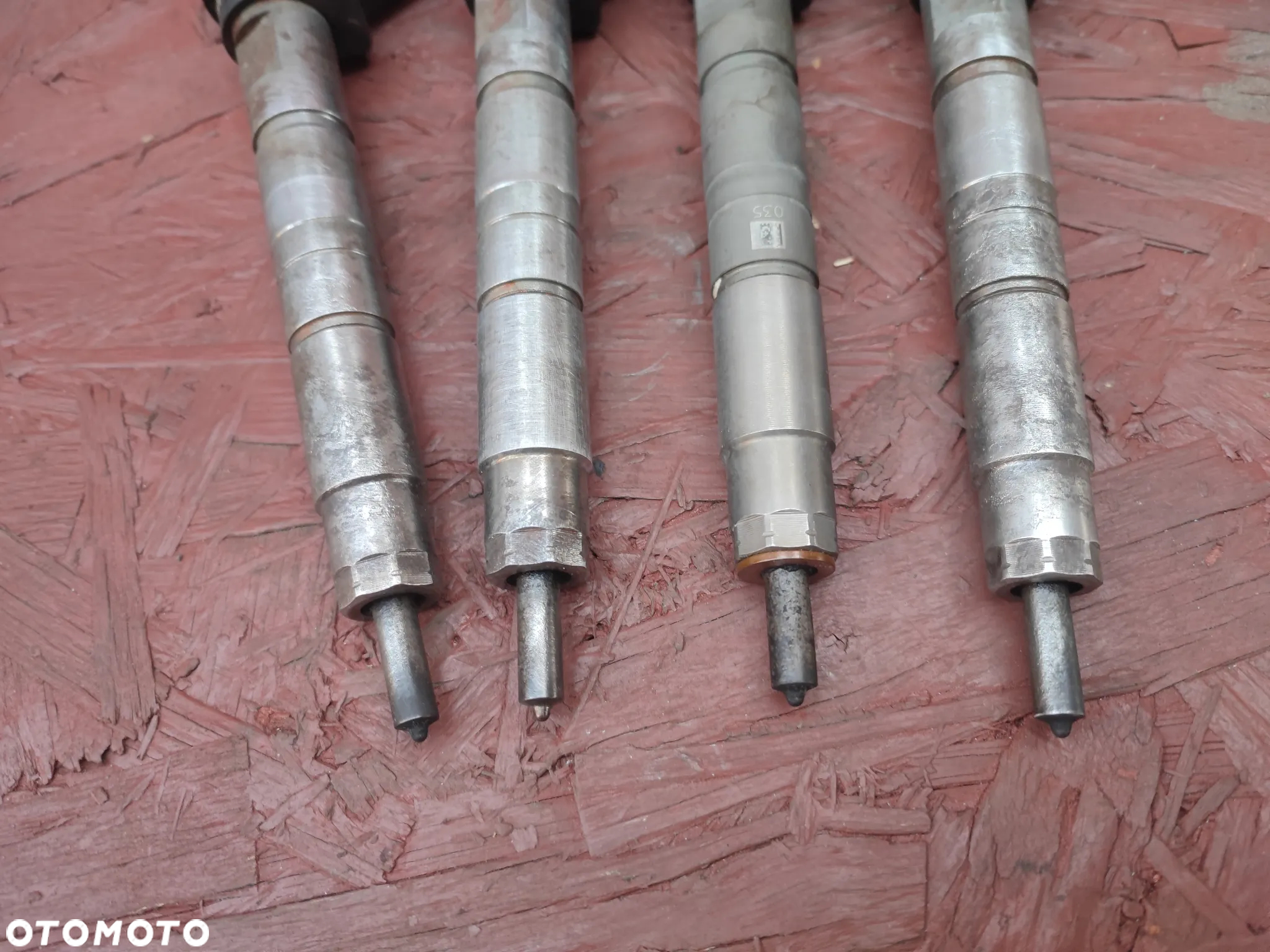 BMW E60LCI / E81 / E82 / E88 / E87 / E90 / E91LCI / E92 / E93 ORYGINALNY WTRYSKIWACZ PALIWA PIEZO / WTRYSKI KOMPLET 4 SZTUKI PIEZO-ELEKTRYCZNYCH DO SILNIKÓW GAMY N47D20 177KM DIESLA O NR. 13 53 7 797 877 - 05 ( 60 ) SPRAWNE W 100% - 3