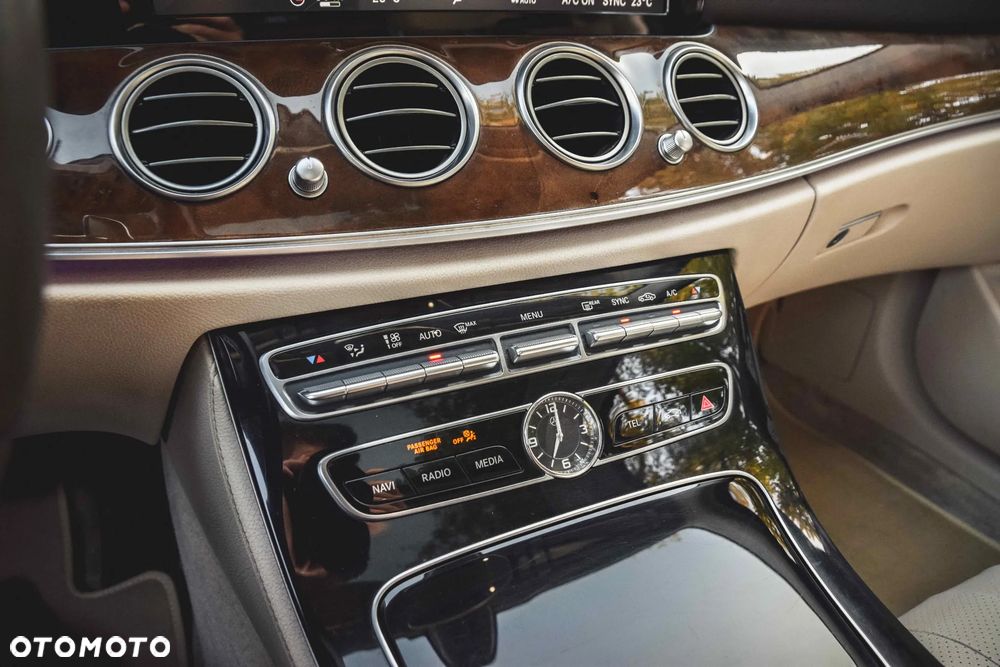 Mercedes-Benz Klasa E 300 9G-TRONIC Avantgarde - 38