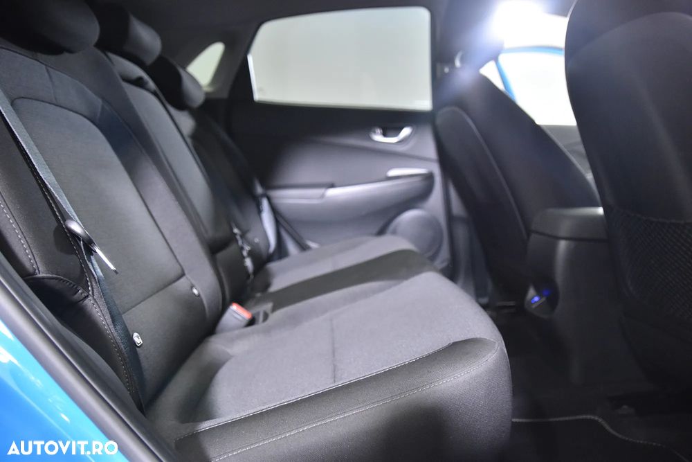 Hyundai KONA - 13