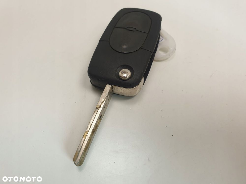 KLUCZYK PILOT AUDI A3 A4 A6 4D0837231 - 4
