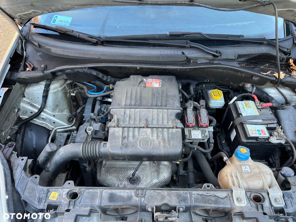 Fiat Punto 1.4 Young - 22