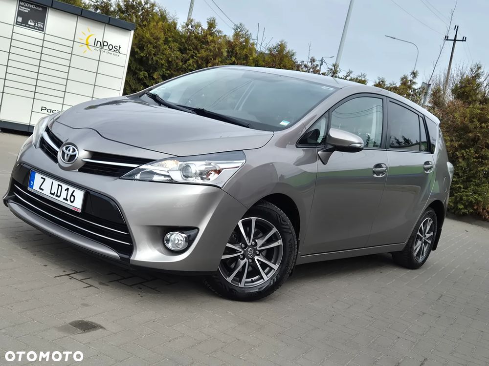 Toyota Verso 1.6 D-4D Prestige - 3