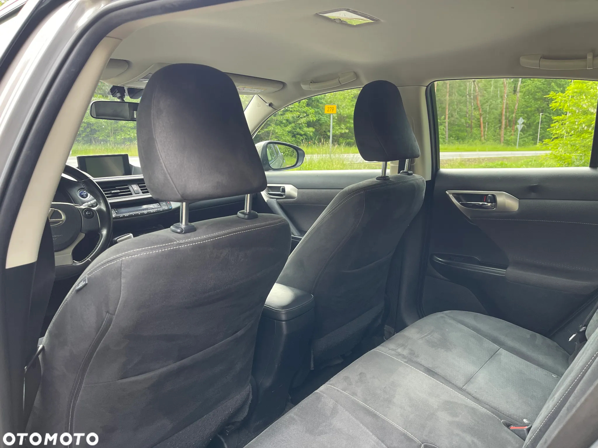 Lexus CT 200h Black - 11