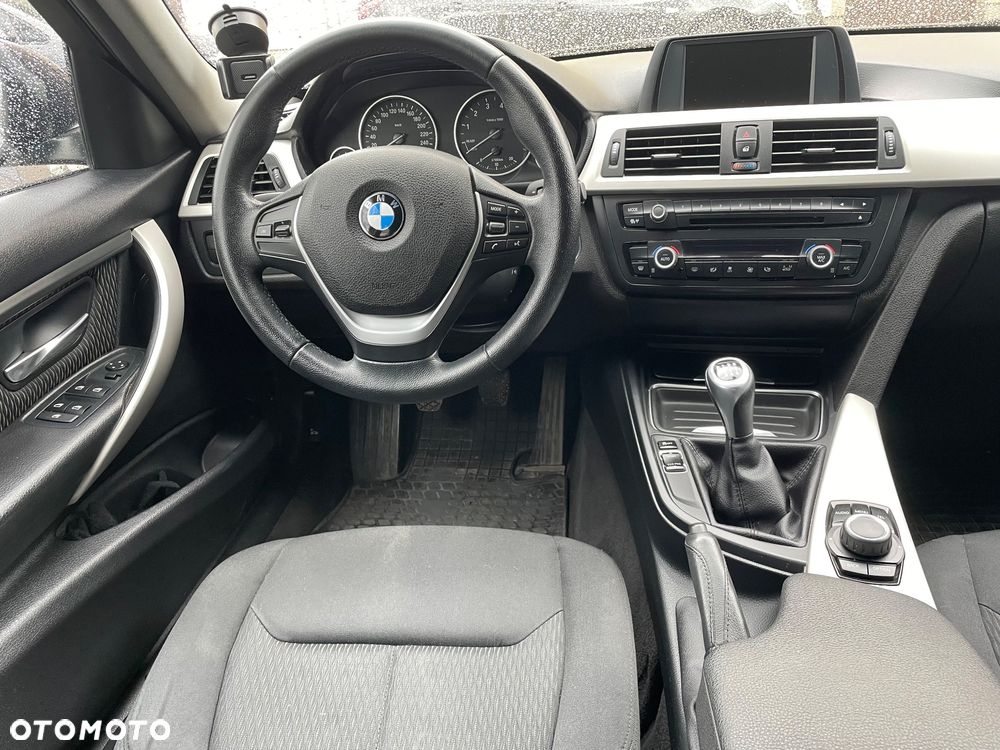 BMW Seria 3 316i - 7
