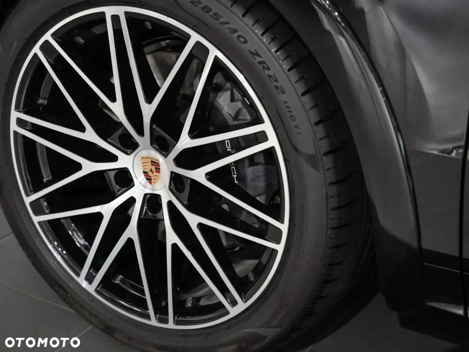 Porsche Cayenne - 12