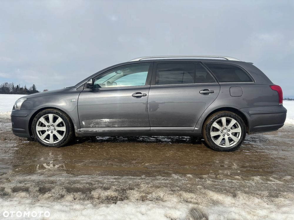 Toyota Avensis - 19