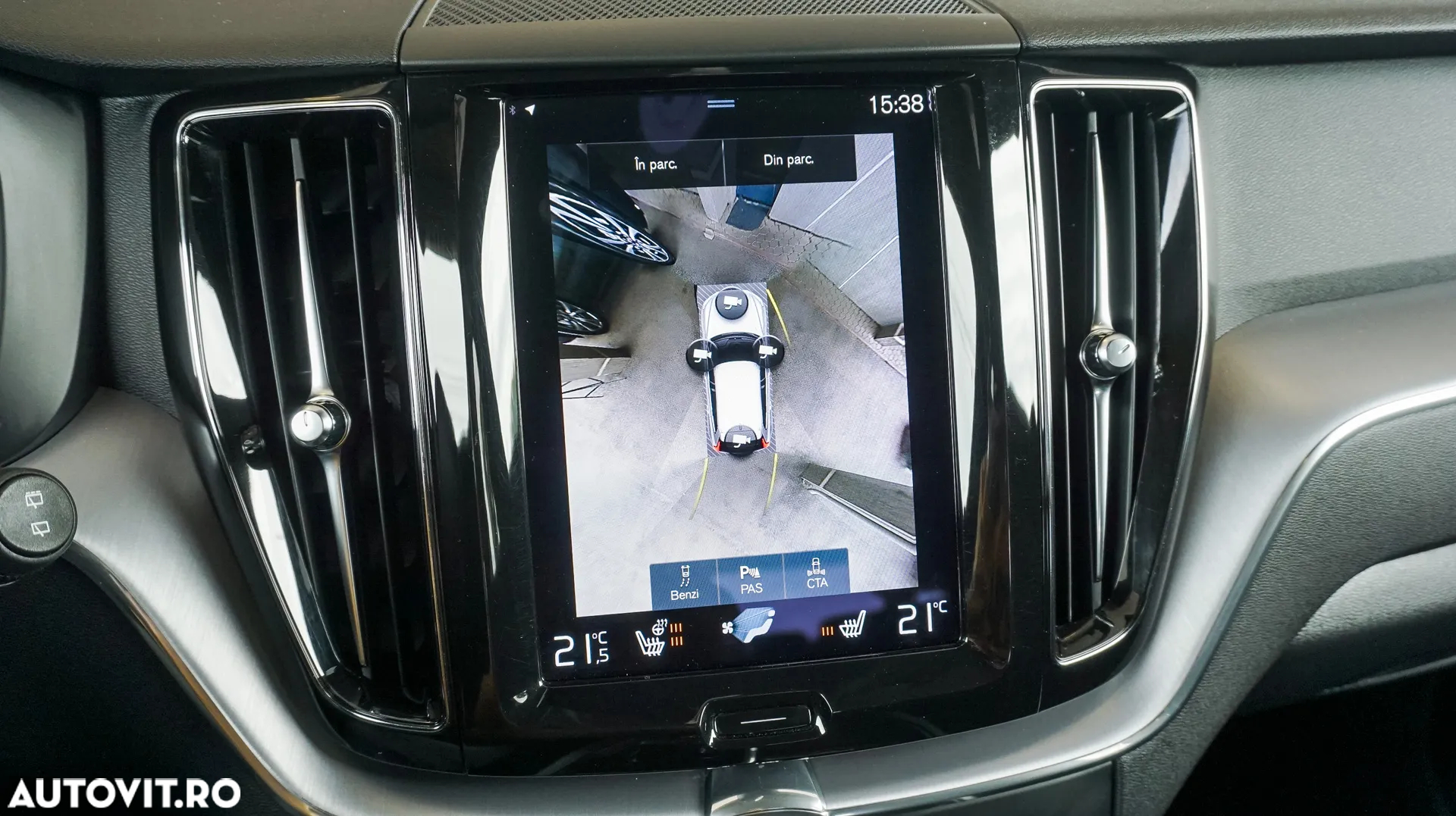 Volvo XC 60 B4 D AWD Geartronic Momentum - 23