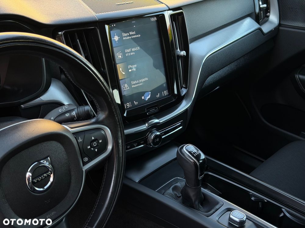 Volvo XC 60 D4 AWD Momentum - 25