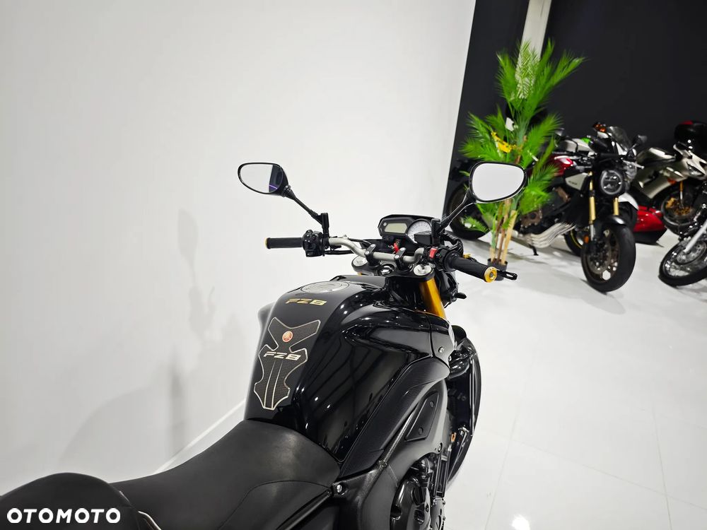 Yamaha FZ - 13