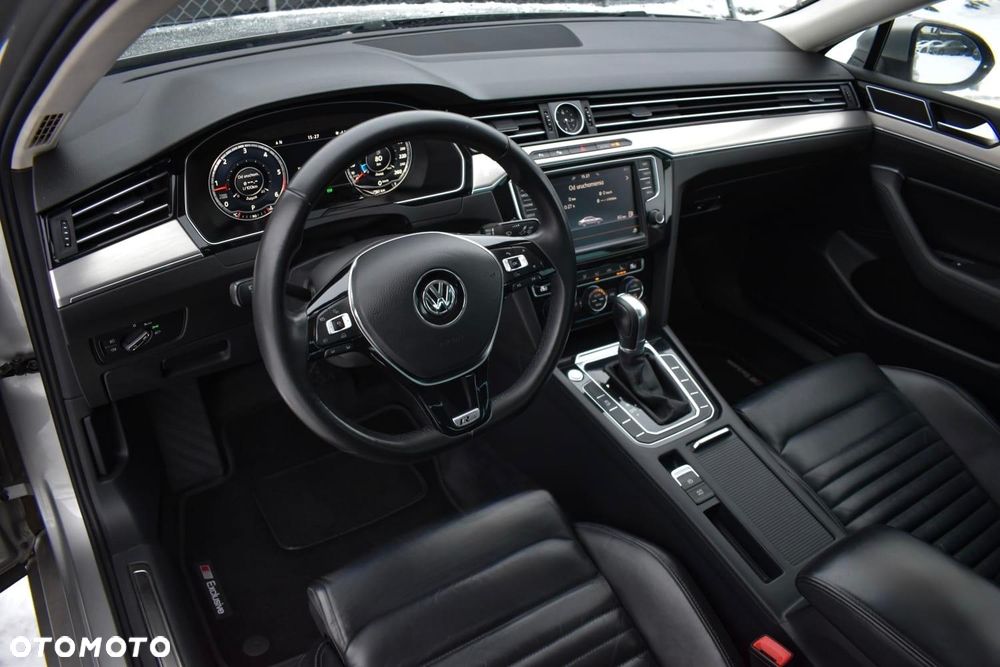 Volkswagen Passat 2.0 TDI DSG BlueMotion Technology R-Line - 5