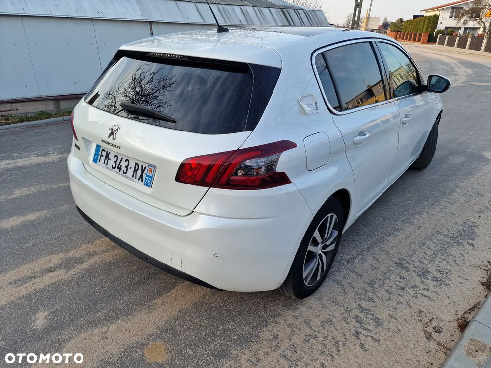 Peugeot 308 PureTech 130 GPF EAT8 Stop & Start Allure Business-Paket - 8