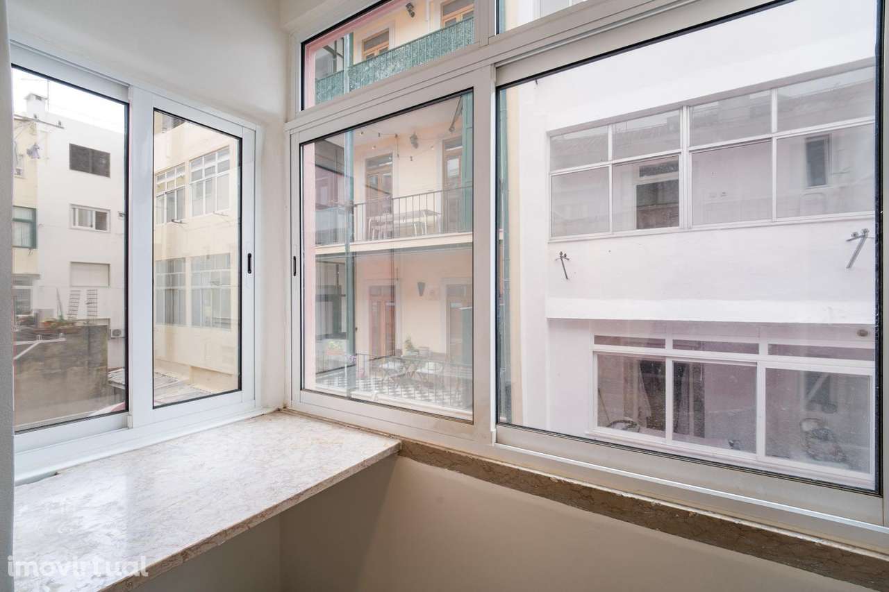 Apartamento T2 com cozinha equipada em Lisboa - Grande imagem: 3/27