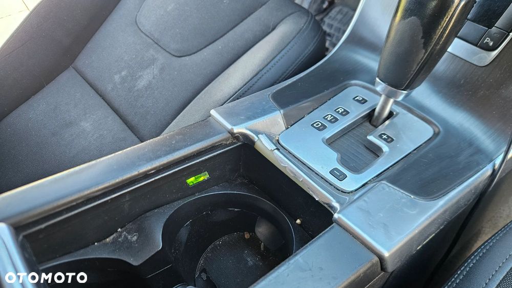 Volvo V60 D3 Geartronic Momentum - 25