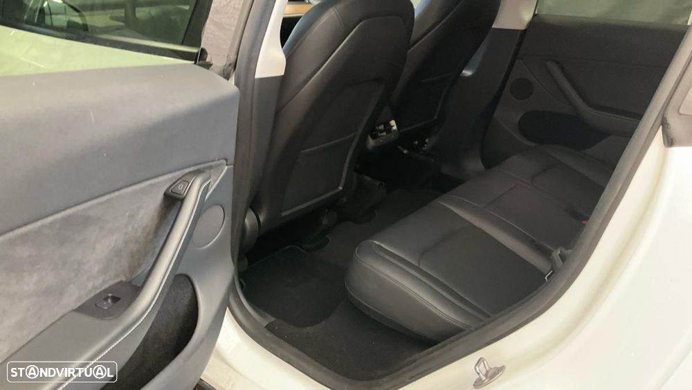 Tesla Model Y Long Range Dual Motor AWD - 7