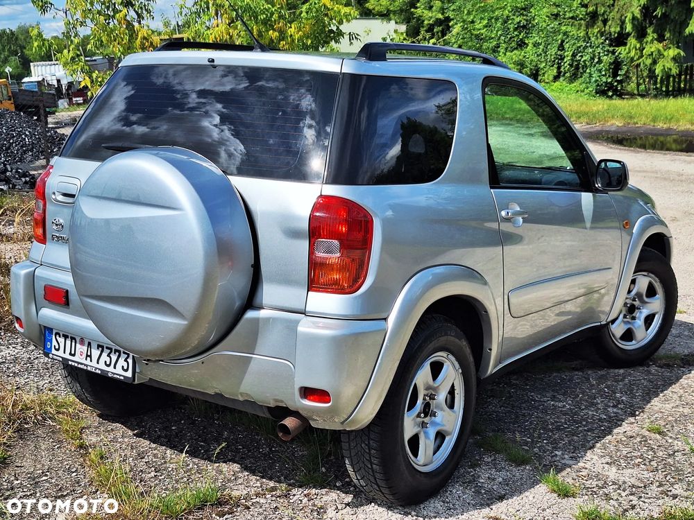 Toyota RAV4 D-4D 4x4 - 16