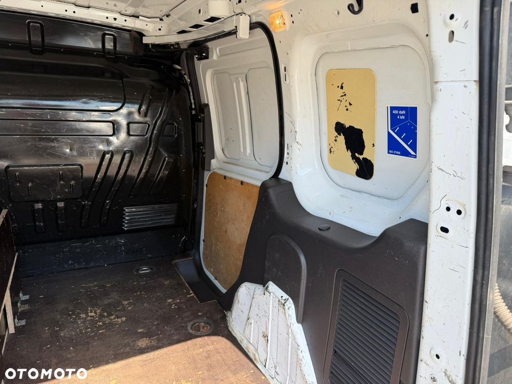 Ford Transit Connect - 28