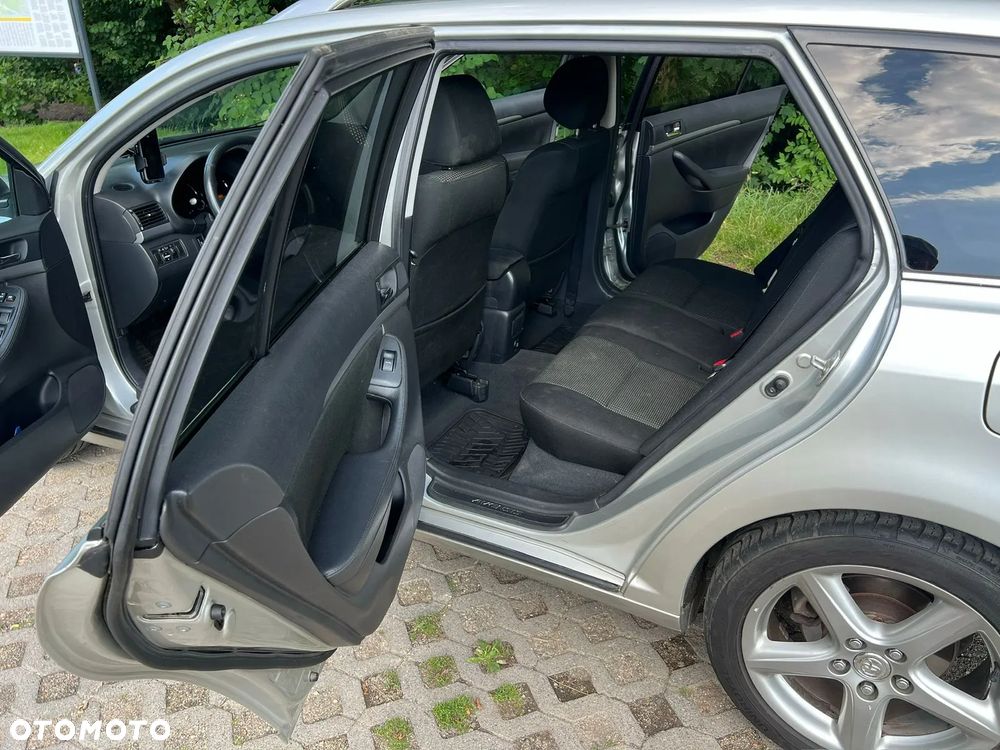 Toyota Avensis 2.2 D-4D Prestige - 9