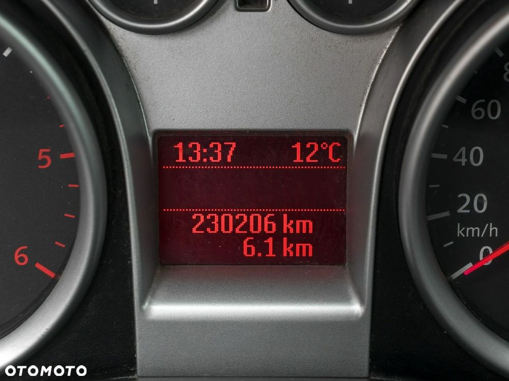 Ford Kuga 2.0 TDCi 2x4 Titanium - 16