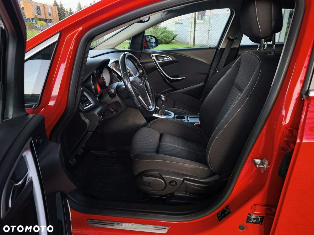 Opel Astra IV 1.6 T Cosmo - 12