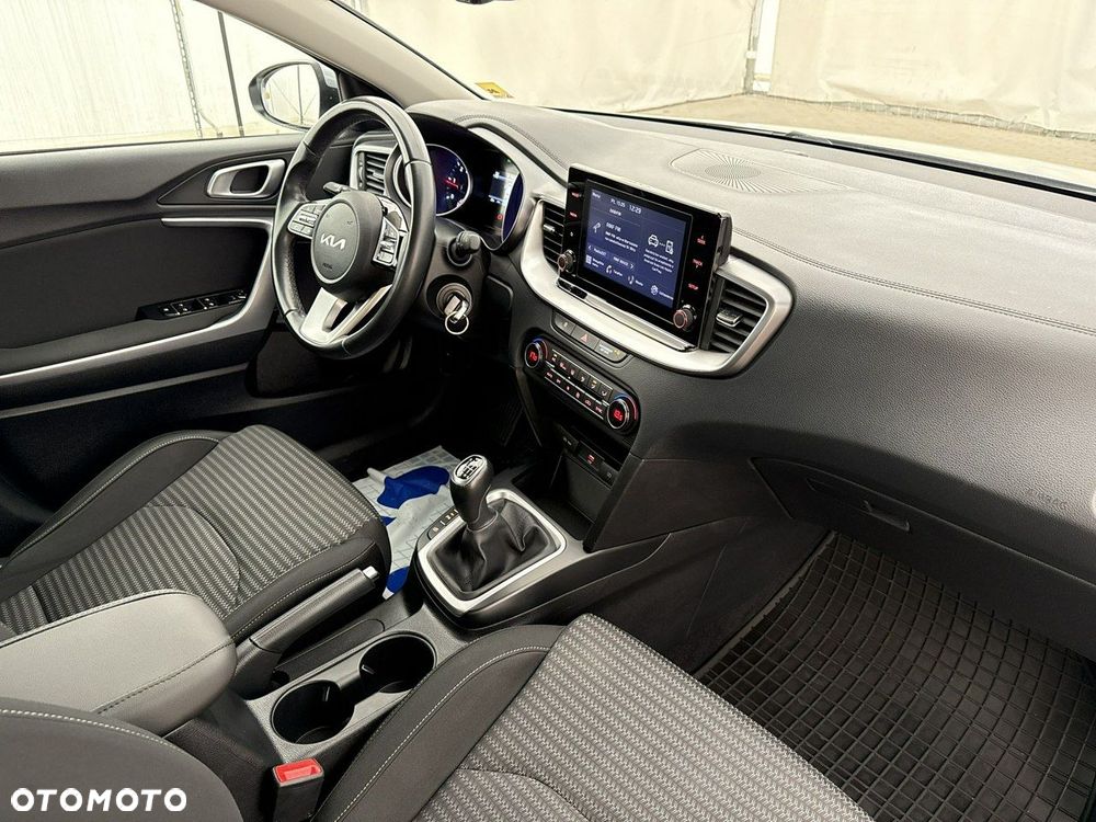 Kia Ceed - 24