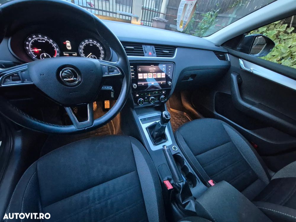 Skoda Octavia 1.6 TDI Ambition - 11