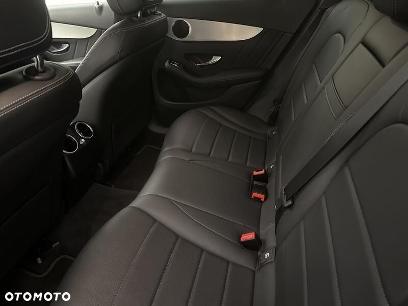 Mercedes-Benz GLC 300 e 4-Matic - 21