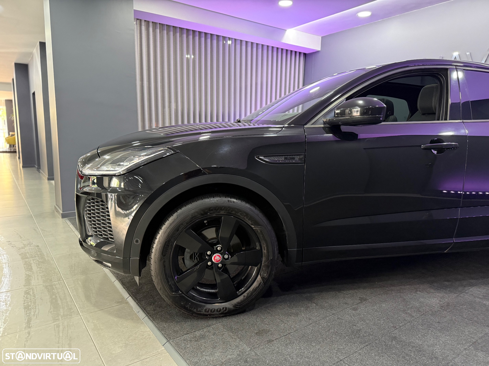 Jaguar E-Pace 2.0 i4D R-Dynamic S AWD Aut. - 8