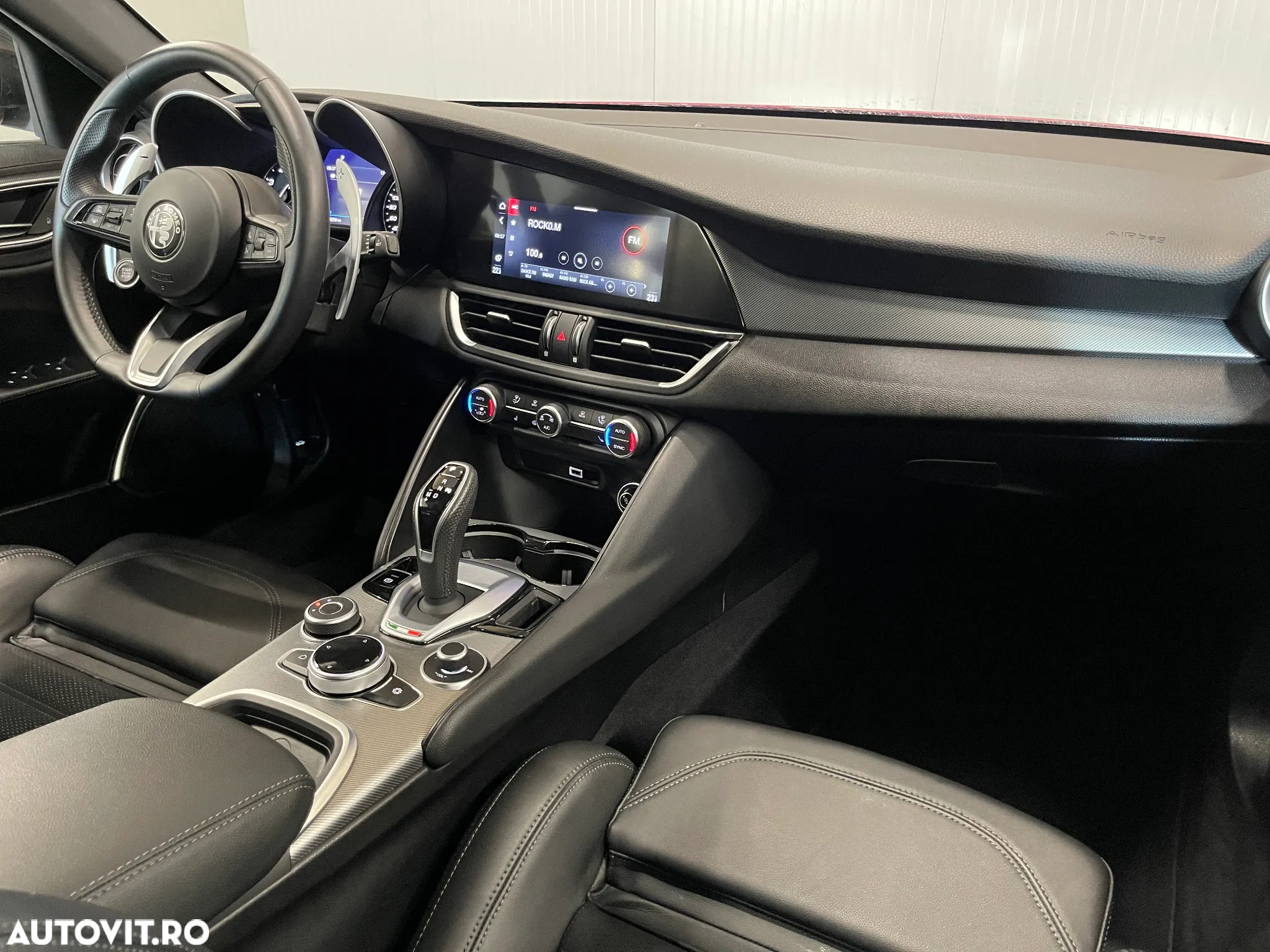 Alfa Romeo Giulia 2.0 Turbo 16V AT8-Q4 Veloce - 8