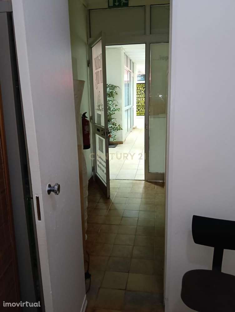 Loja para venda no Centro Comercial Quinta da Piedade - Grande imagem: 2/13