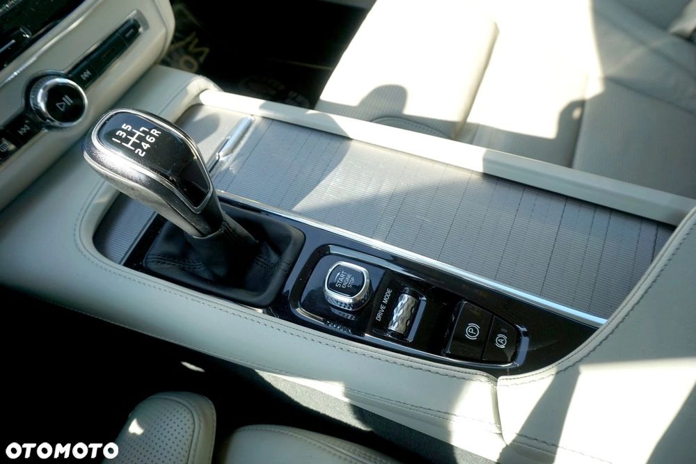 Volvo S90 D4 Inscription - 31